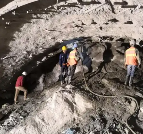 沂源隧道拱顶带模注浆料，微膨胀注浆料的特点及施工工艺